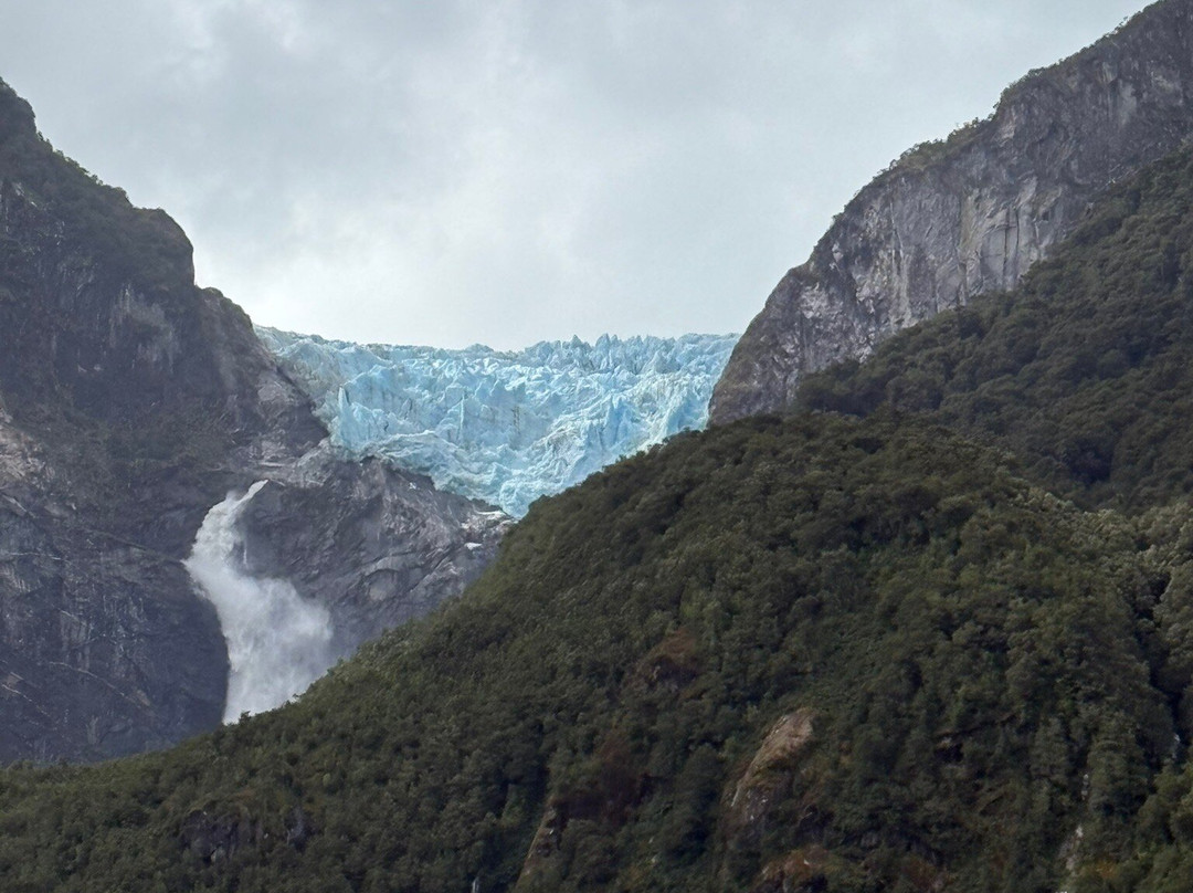 Ventisquero Colgante-Puyuhuapi必去景点