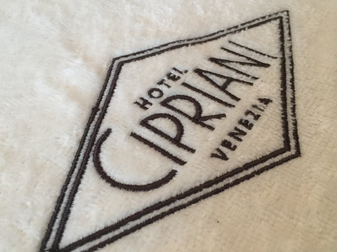 Emilia Burano Italian linens-Burano必去景点