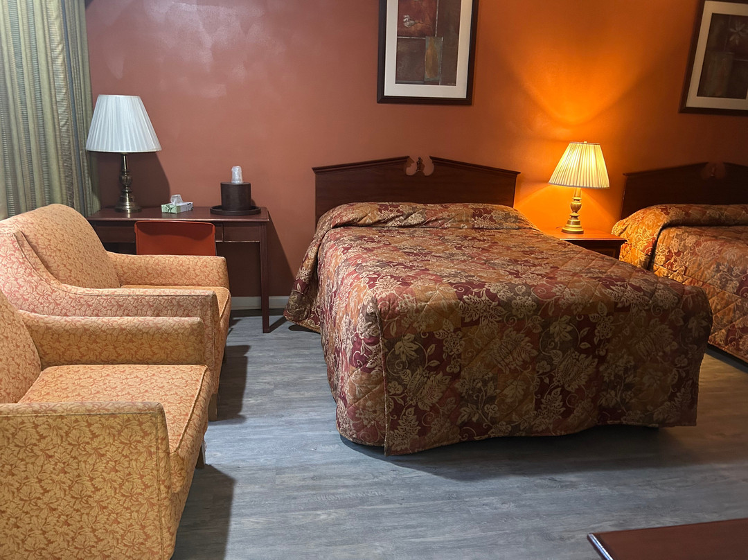 The Cardinal Inn主图