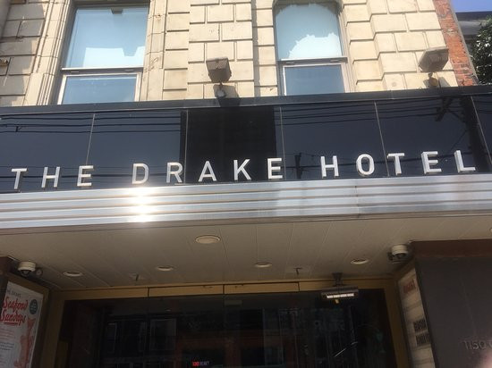 德雷克酒店主图