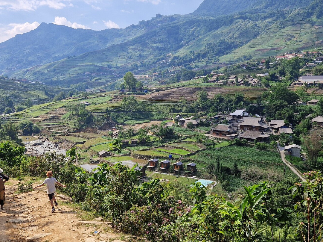 Comlam Sapa Trekking & motorbike Tours景点图片
