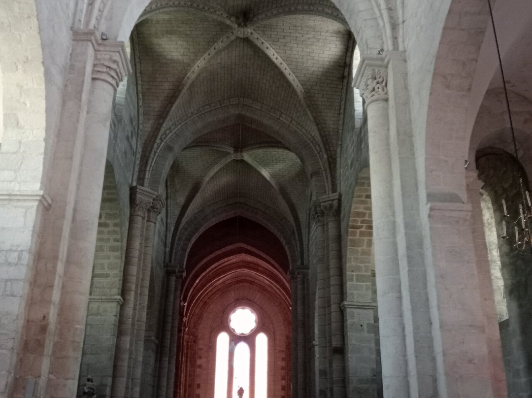 Église Notre-Dame-La Souterraine必去景点