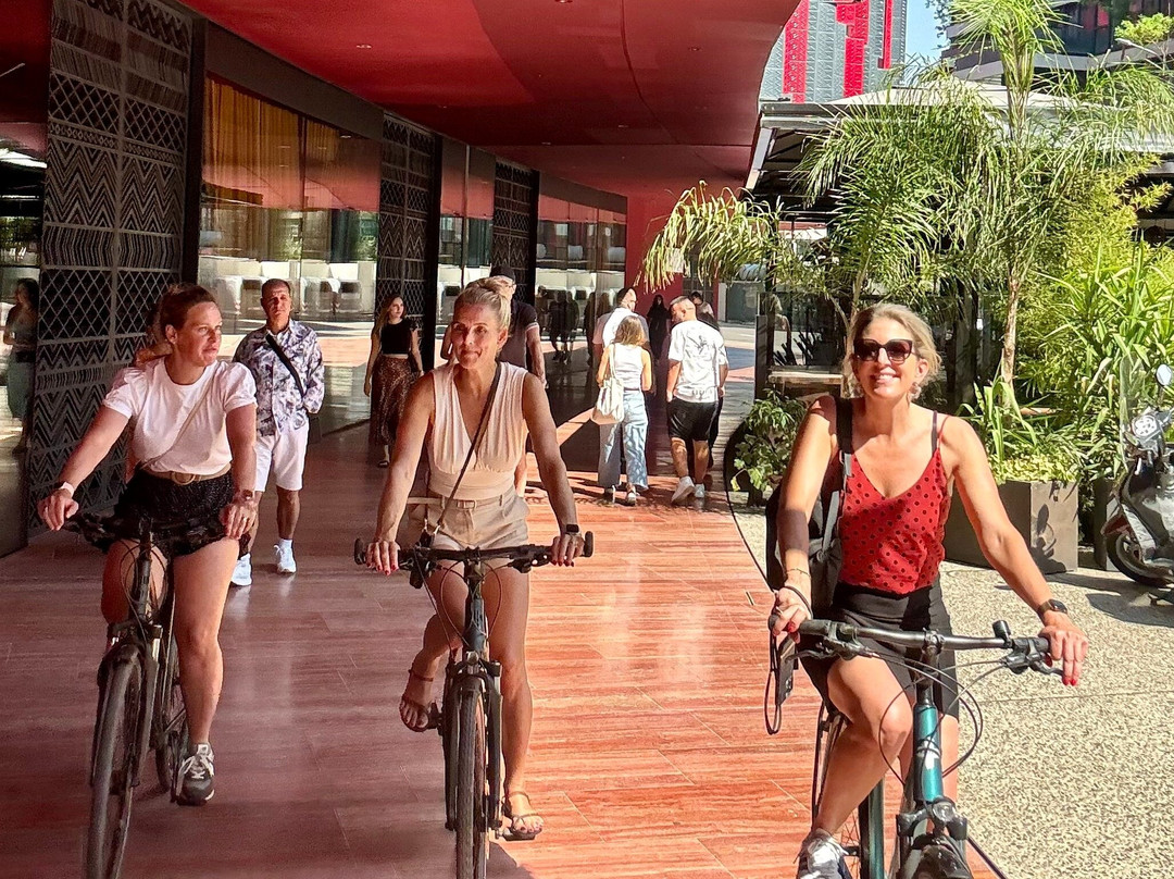 Bike Tour Tirana by Purealb-地拉那必去景点