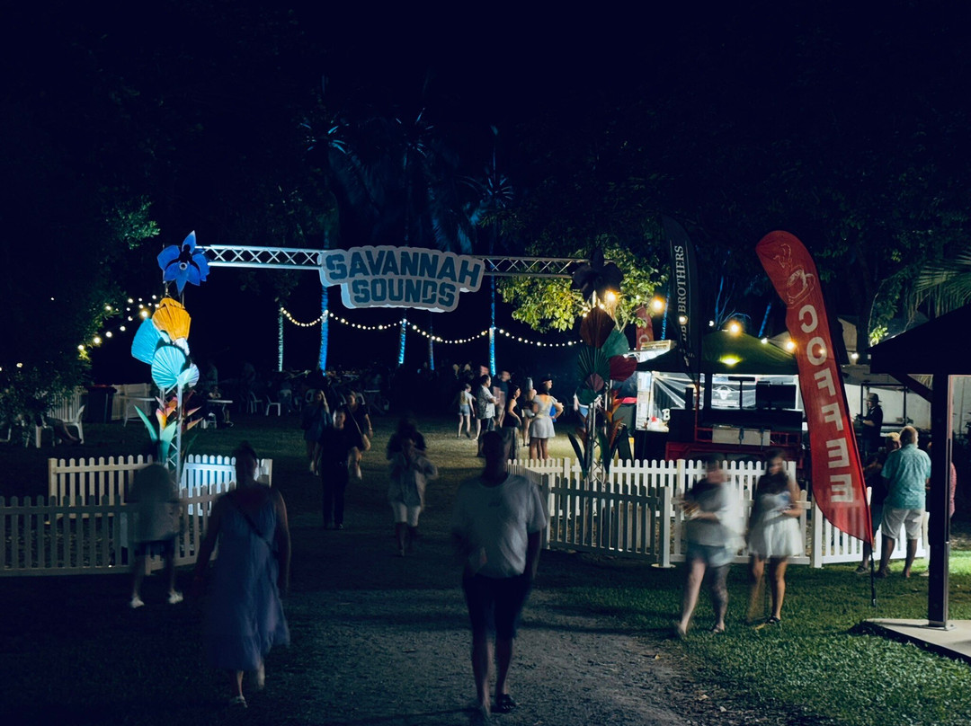 热带雨林俱乐部温泉酒店主图