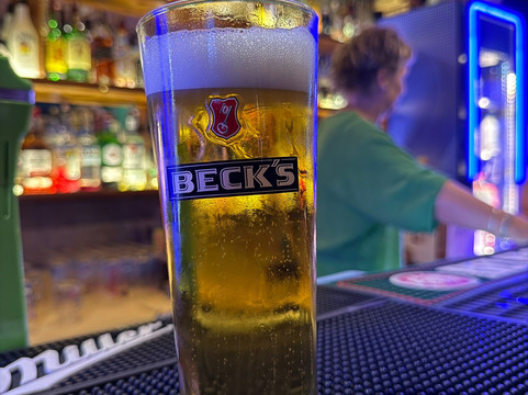 Cafe Barcelona-卡斯必去景点