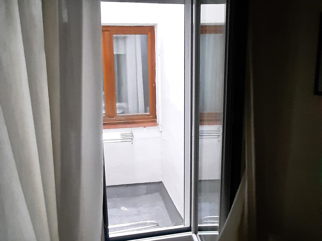 雅弗郎其酒店主图