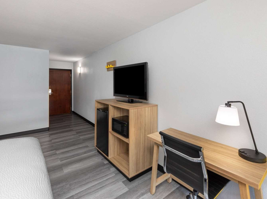 Super 8 By Wyndham Alexandria LA