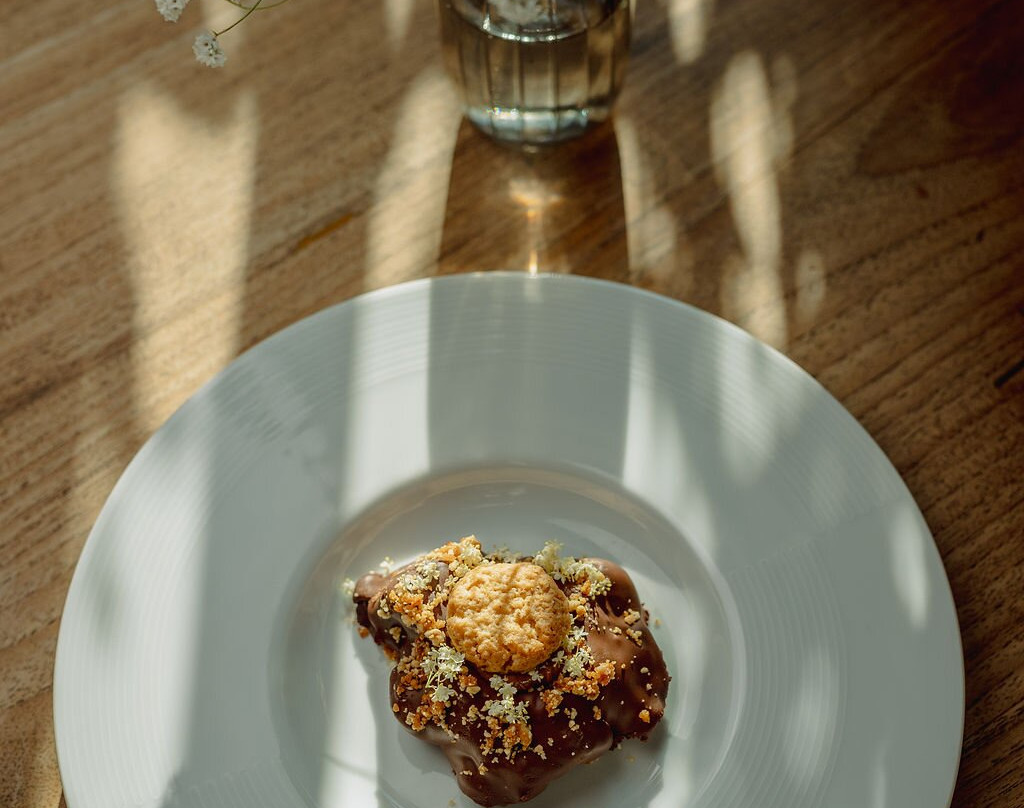 Truffle Pig Restaurant And Winebar