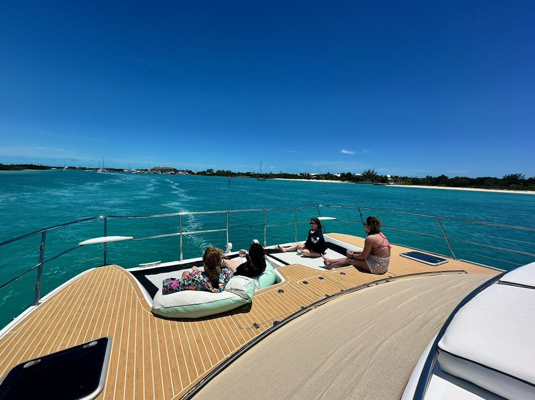 Big Blue Collective-普罗维登西亚莱斯必去景点