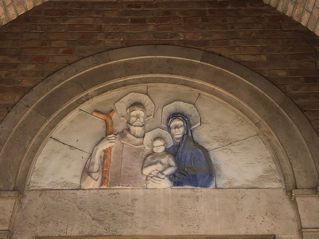 Chiesa della Sacra Famiglia di Nazareth-Scerne必去景点