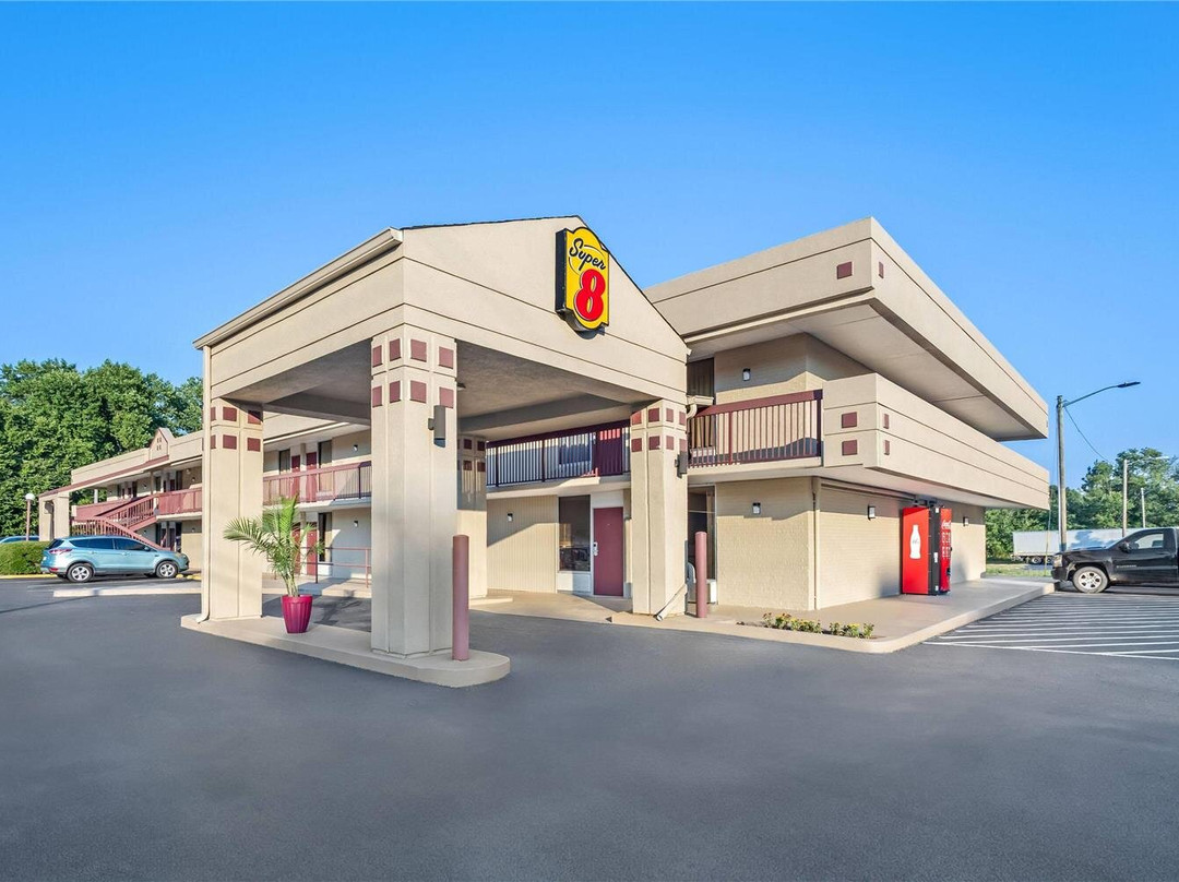 Super 8 by Wyndham Commerce