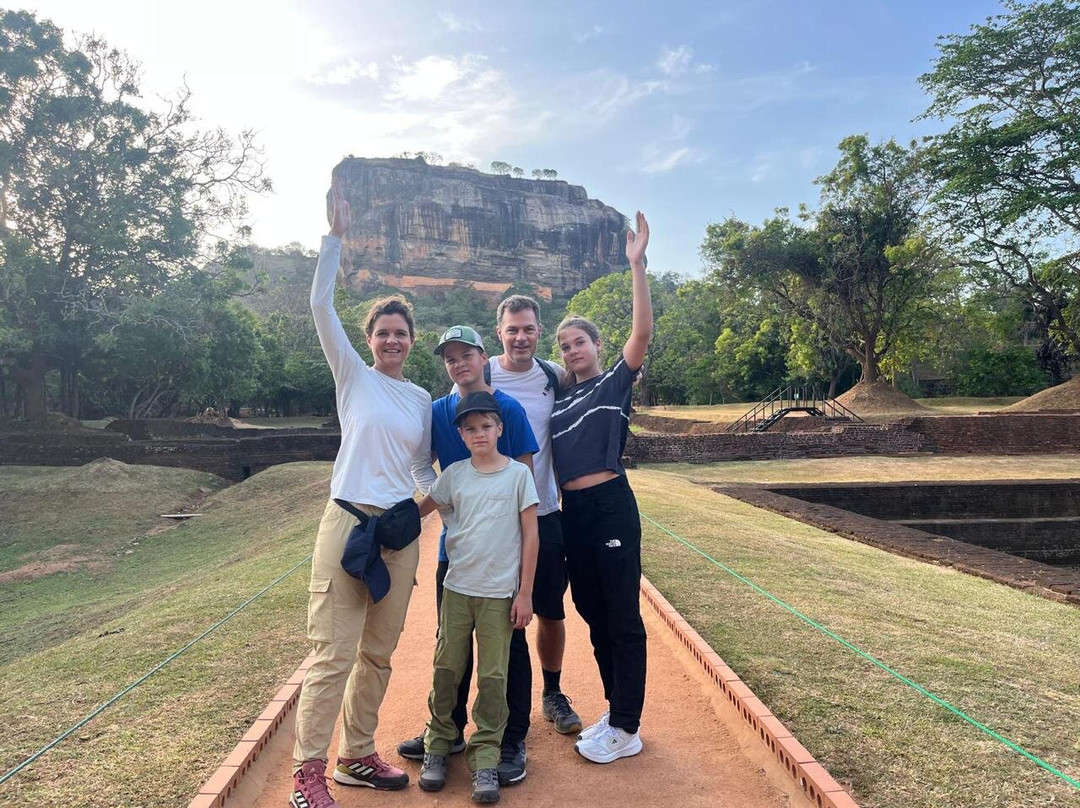 Golden Lanka Tours-卡图纳耶克必去景点