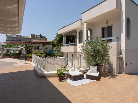 Vera’s Home Pompei主图