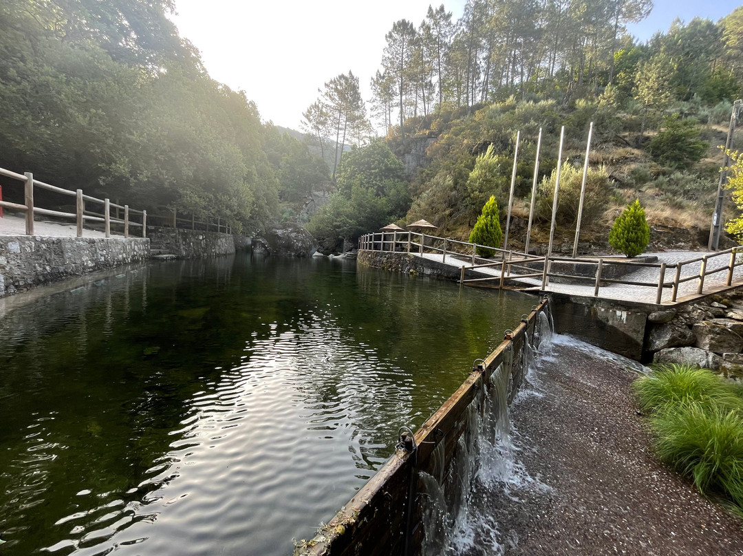 Praia Pluvial Lapa Dos Dinheiros-Lapa dos Dinheiros必去景点