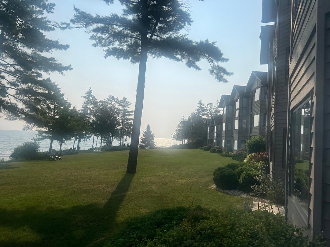 Glidden Lodge Beach Resort主图