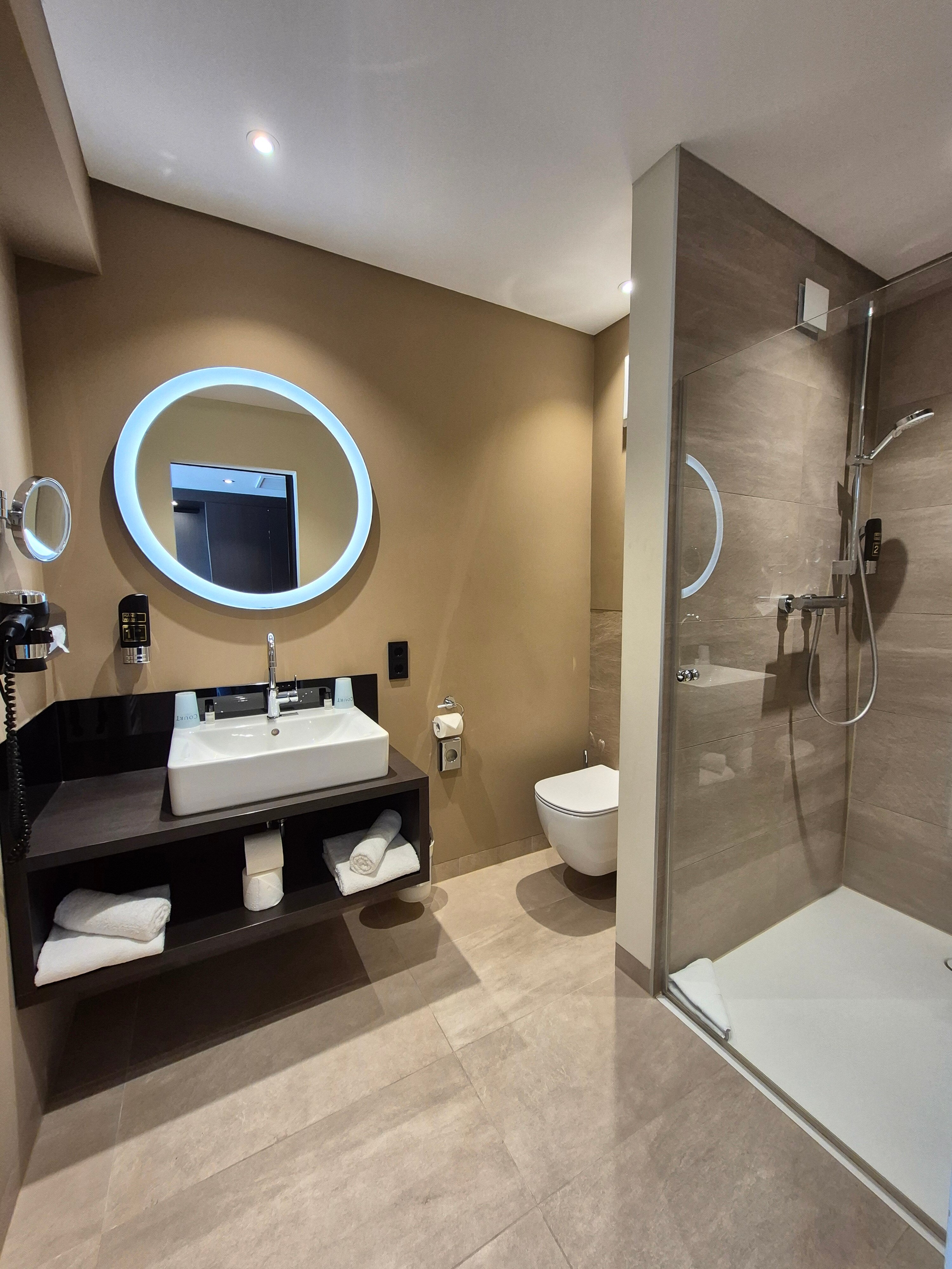 格里·韦伯酒店健身公园店-浴室