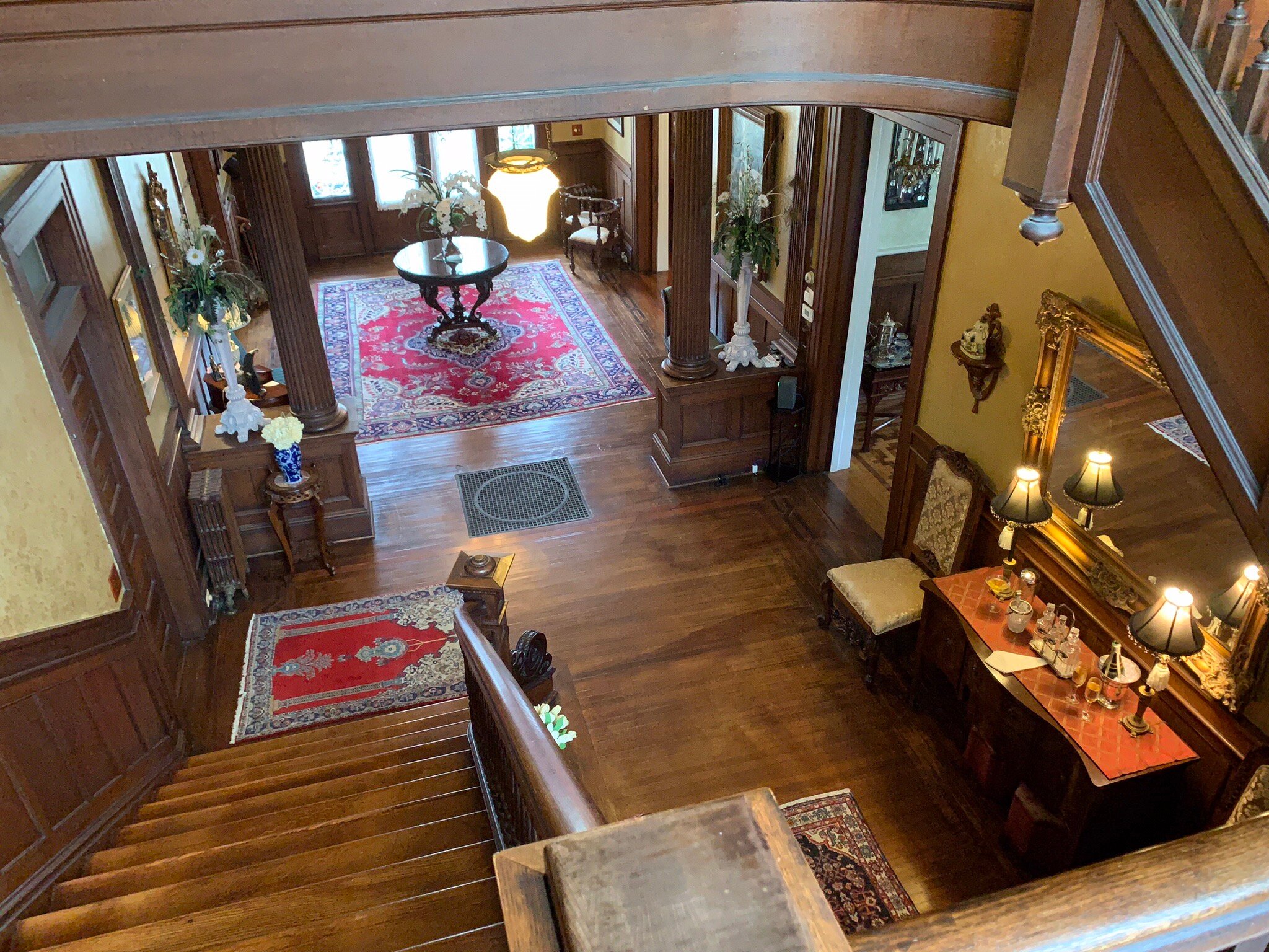 Wisteria Hall-官方