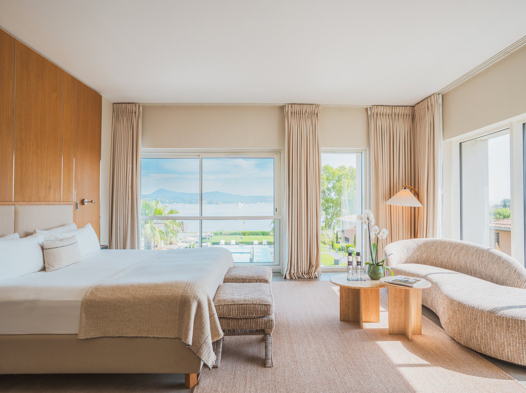 圣特罗佩兹库贝酒店主图