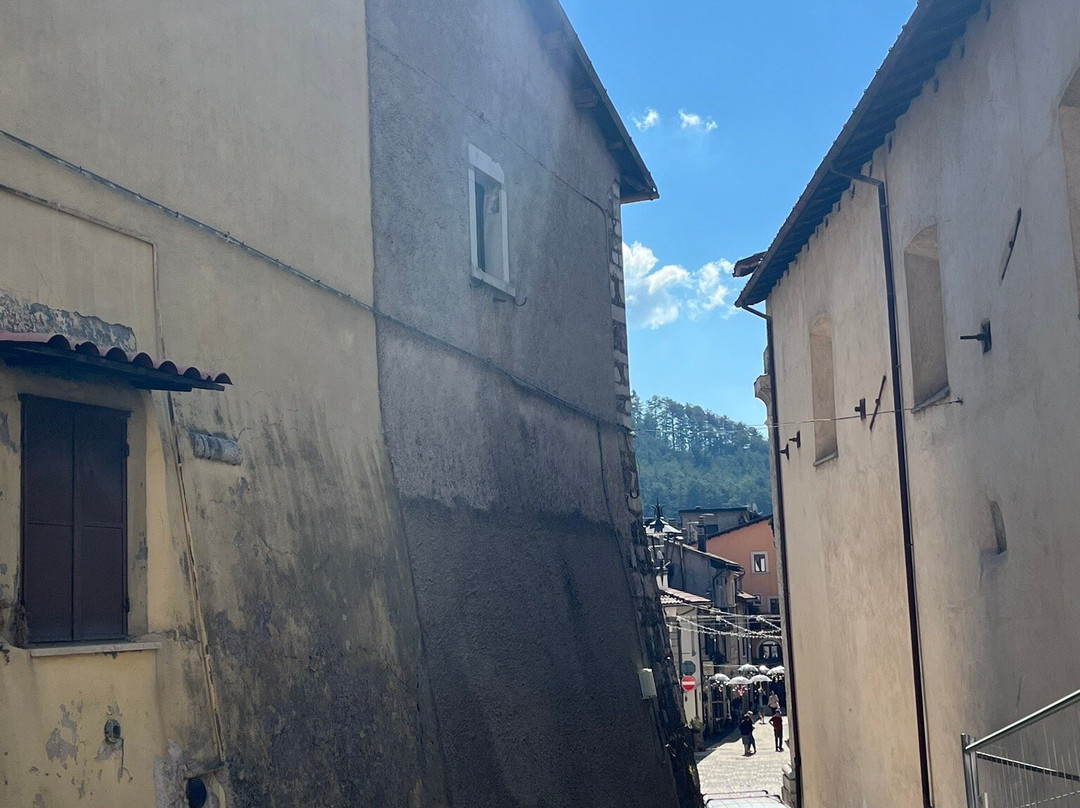 Chiesa della Madonna del Carmelo-Pescasseroli必去景点