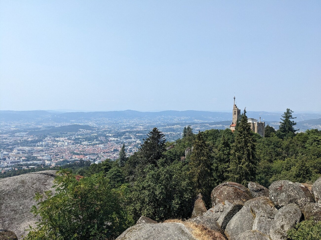 Montanha- Parque da Penha-吉马良斯必去景点