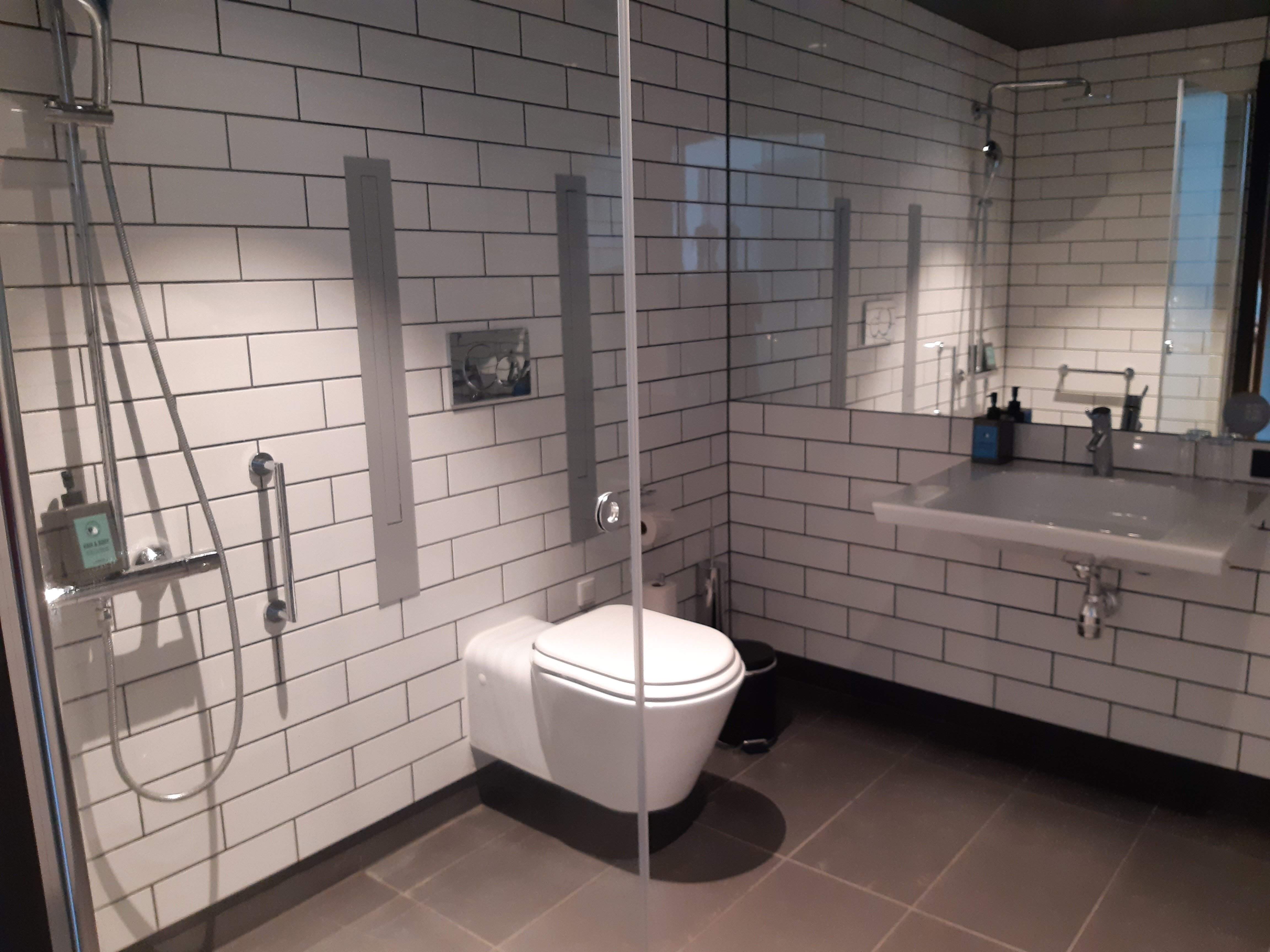 Comfort Hotel Copenhagen Airport-浴室