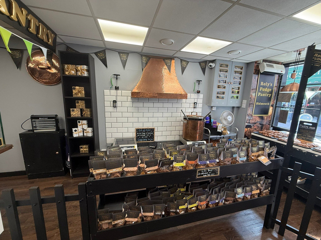 Rolys Fudge Shop-莱姆里杰斯必去景点