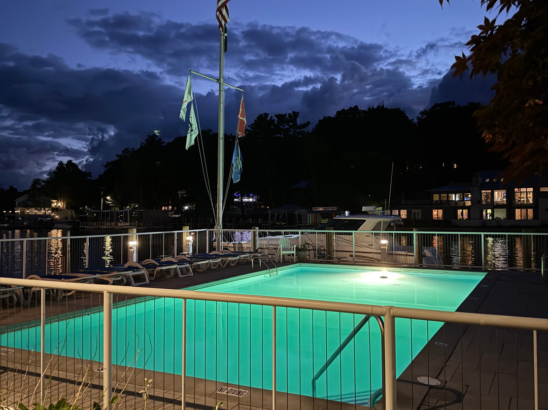 Ship-N-Shore Hotel主图