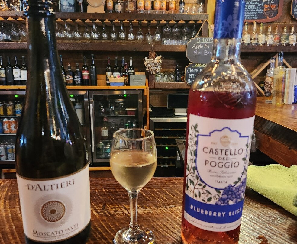 Clarks Run Creek Gifts & Wine tasting-尤蒂卡必去景点