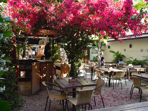 Almenblu Point Castelar