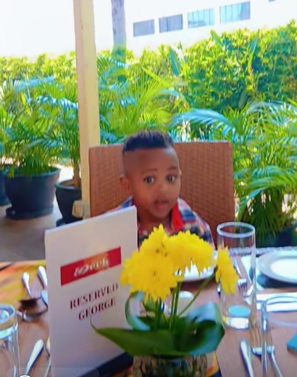 萨洛瓦帕纳弗里克酒店-餐饮