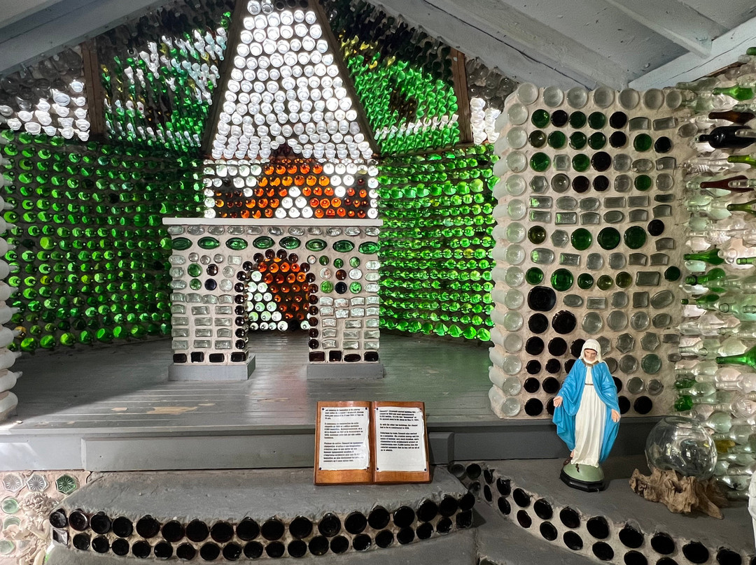 The Bottle Houses-Cape Egmont必去景点