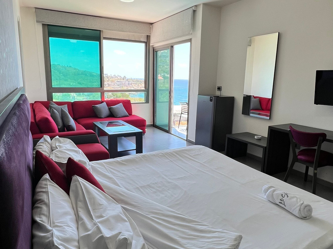 Le Six Hotel And Resort主图