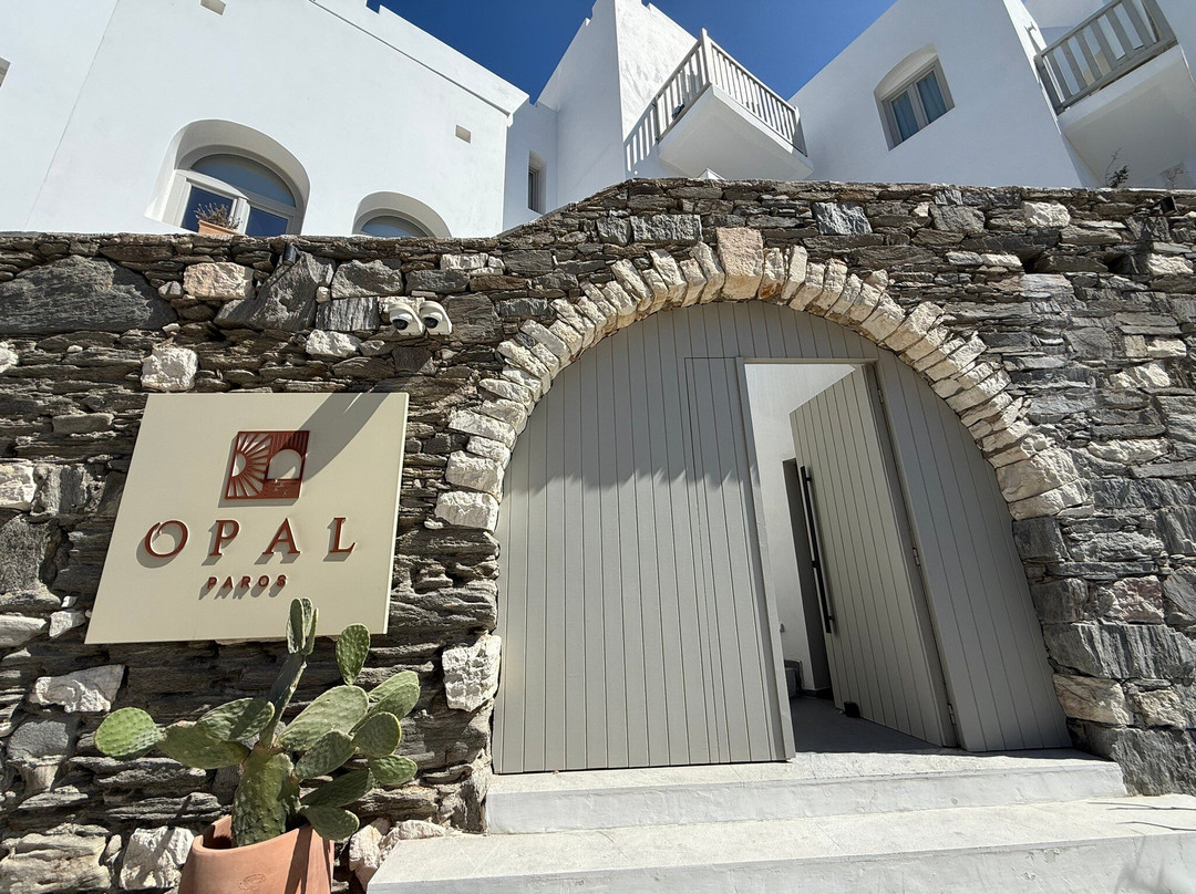Opal Paros