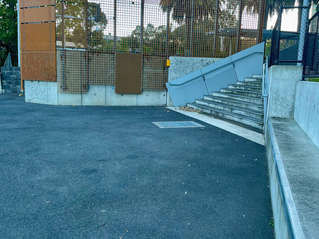 Neill Street Reserve-Carlton必去景点