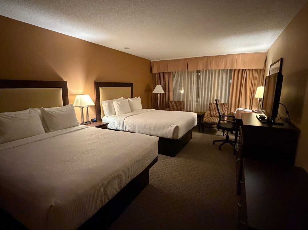 Best Western Plus Emerald Isle Hotel主图