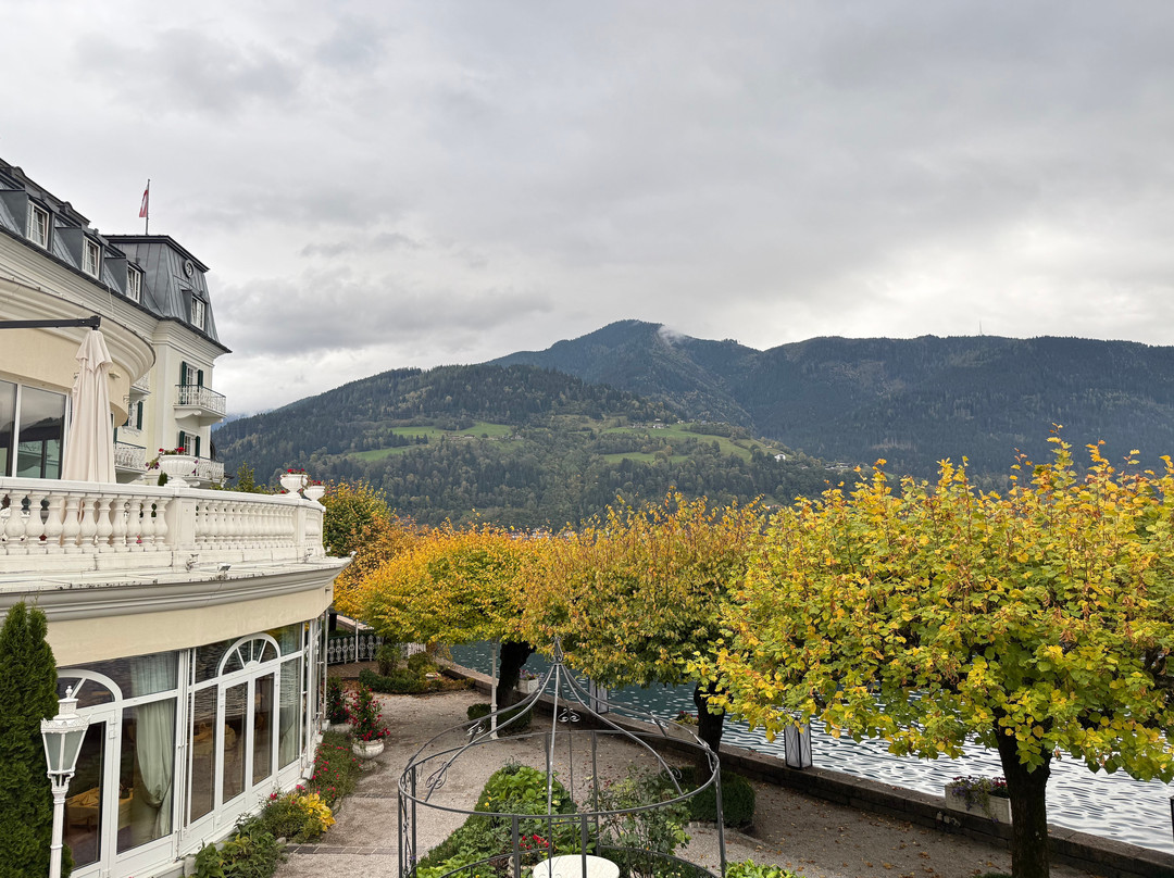 策尔湖畔大酒店主图