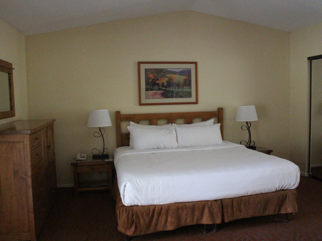 Riviera Oaks Resort And Racquet Club主图