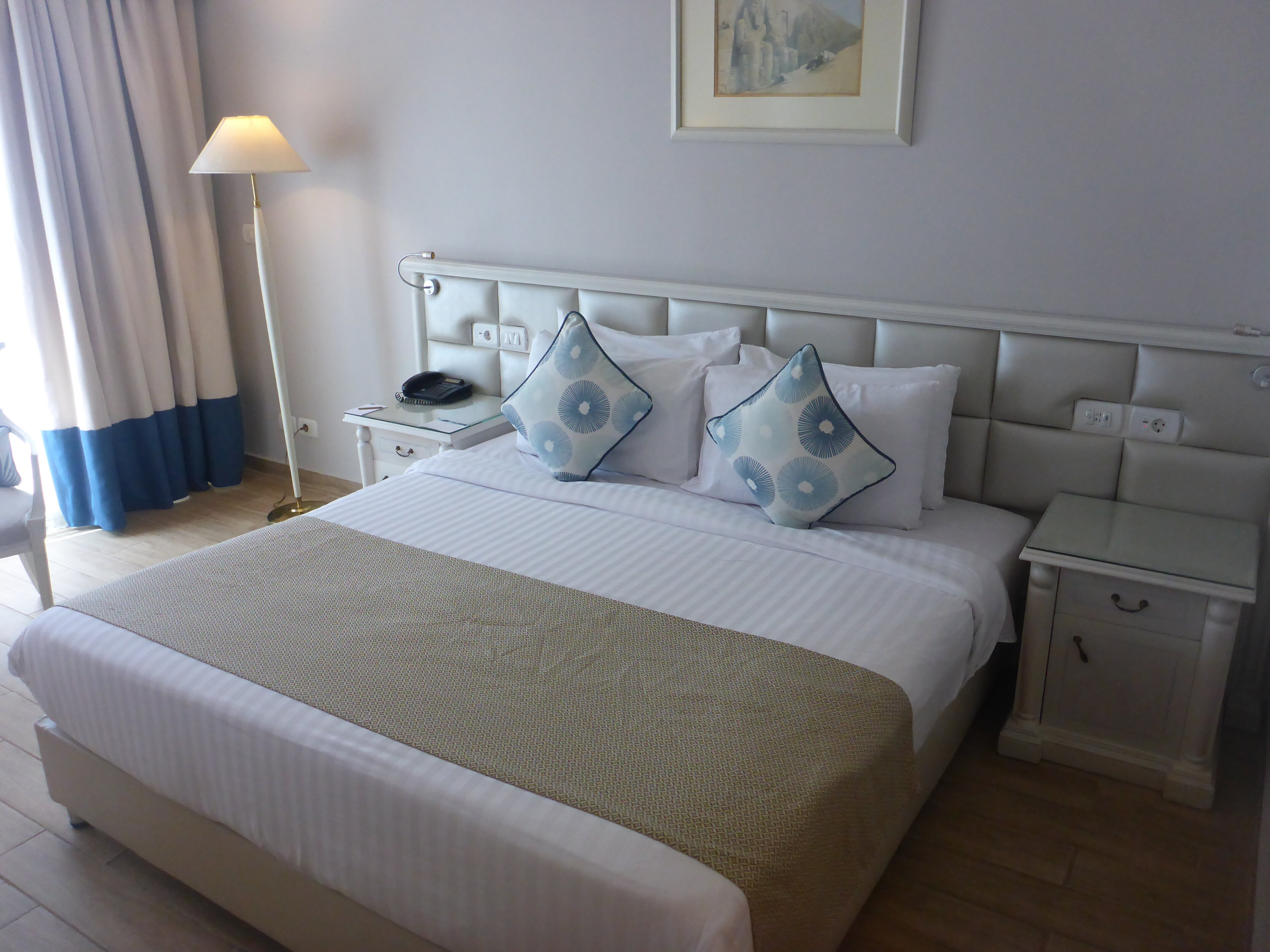 地中海阿祖尔酒店-客卧