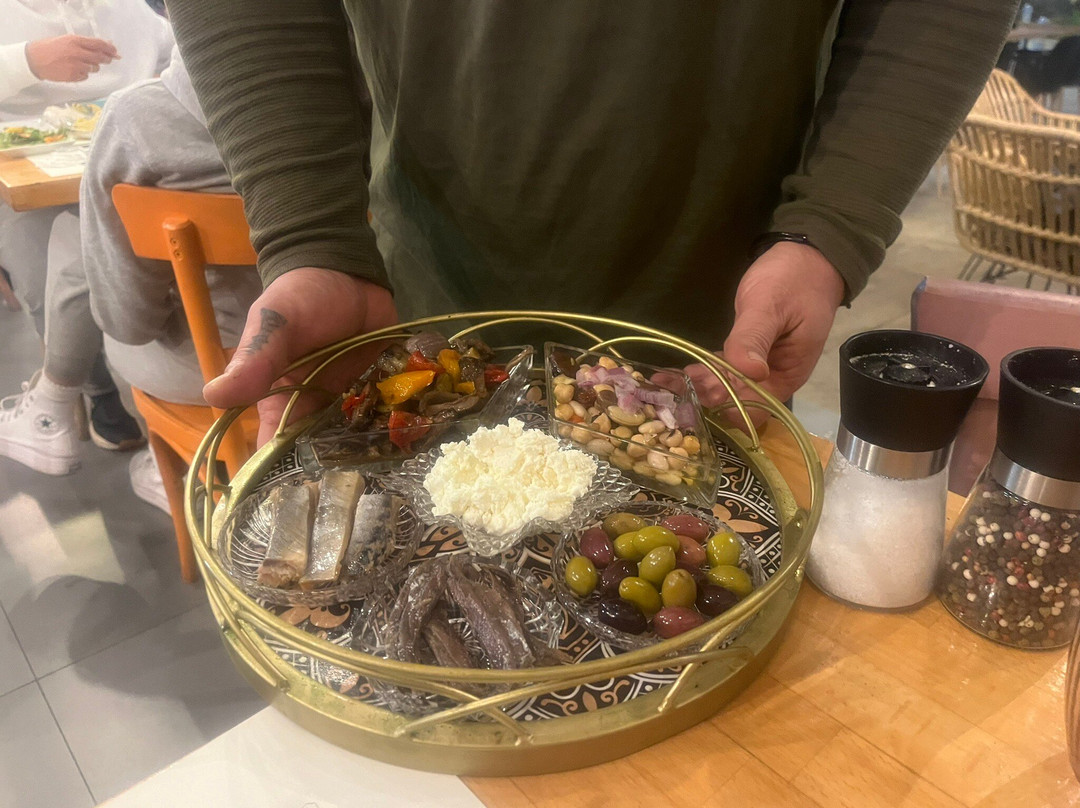 Mezedopoleío Plateía