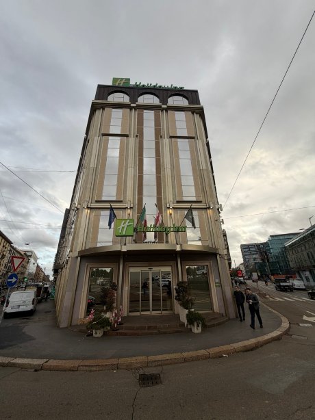 米兰加里波底门车站假日酒店-官方