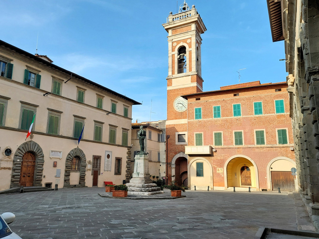 Piazza Cavour-Foiano della Chiana必去景点