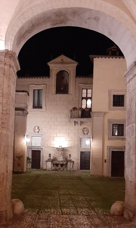 Palazzo Vecchiarelli-列蒂必去景点