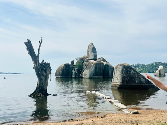 Bismarck Rock-姆万扎必去景点