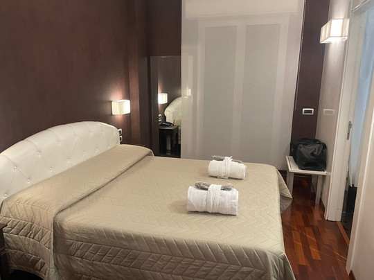 维多利亚酒店主图