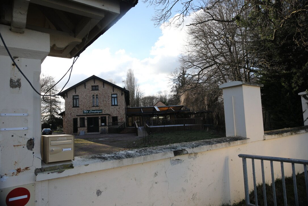 Passerelle de la Corne-Lux必去景点