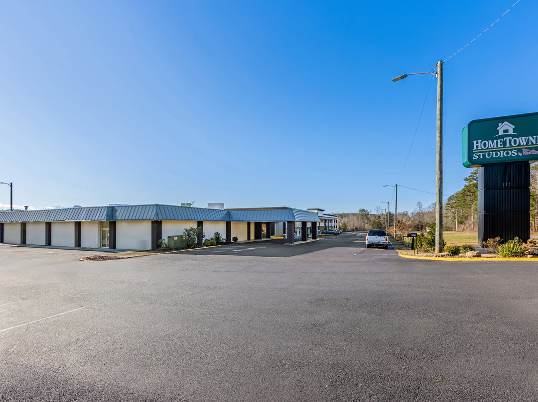 Hometowne Studios By Red Roof Athens, TN