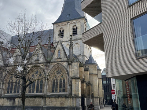 St. Quentin Cathedral-哈瑟尔特必去景点