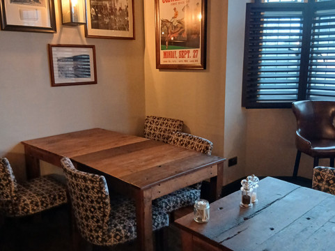 科尔沃尔公园酒吧和餐厅酒店主图