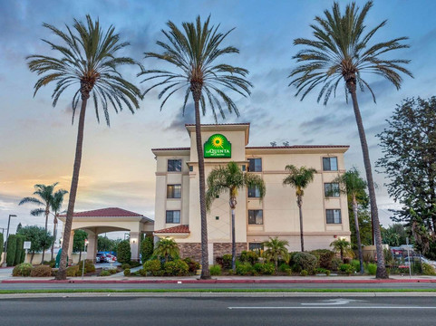 洛斯阿拉米托斯酒店住宿-La Quinta Inn & Suites by Wyndham NE Long Beach/Cypress