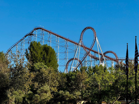 六旗魔术山-圣克拉丽塔必去景点